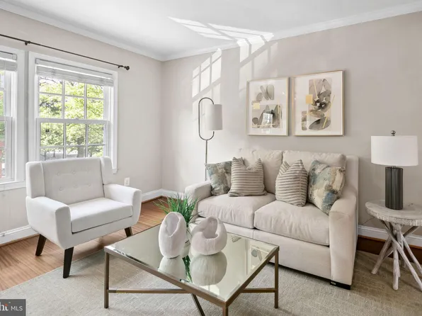 1251 E Abingdon Dr APT 1122, Alexandria, VA 22314