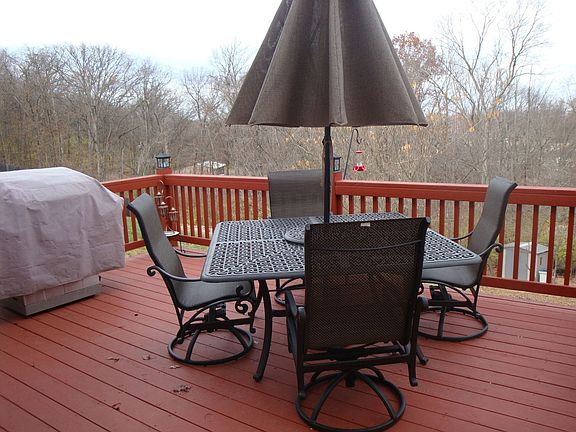 deck off breakfast area