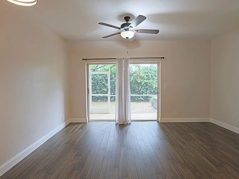 8291 Pacific Beach Dr — Photo 7