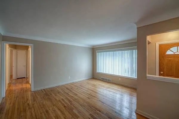 21740 Parklawn St — Photo 5
