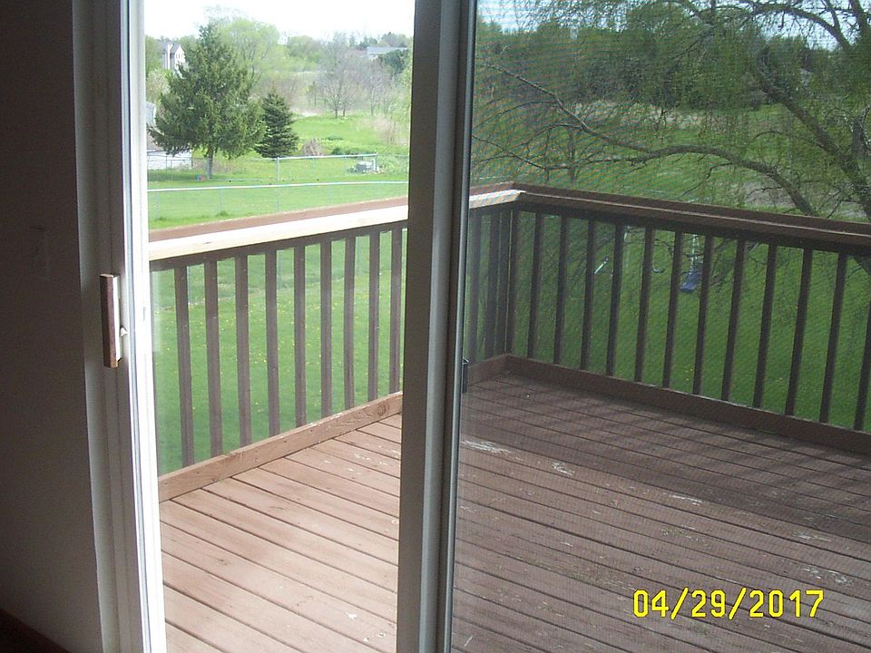 Spacious deck right off main living space