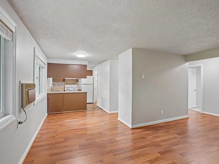 Linden Lane Apartments — Photo 21
