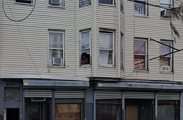 242 Carroll St #2