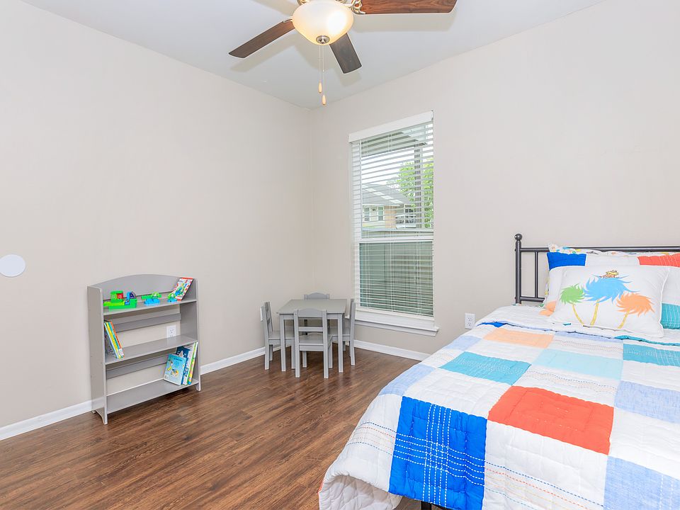 2 Bed/1Bath second bedroom
