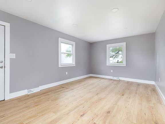 3rd image of 2301 U St