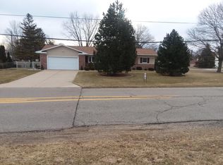 10932 Broadbent Rd, Lansing, MI 48917