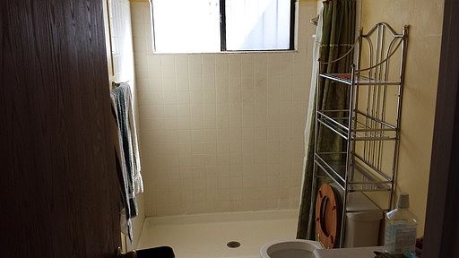 4th image of 211 Pearl Dr NE