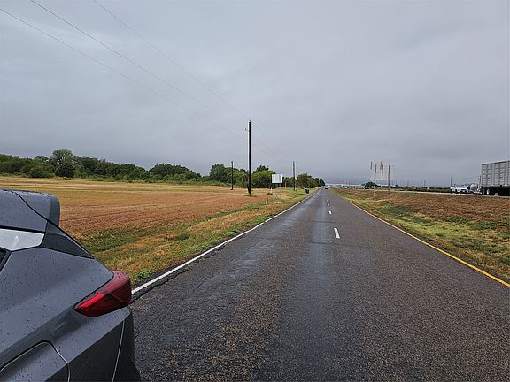 4th image of 1105 S Interstate Highway 45