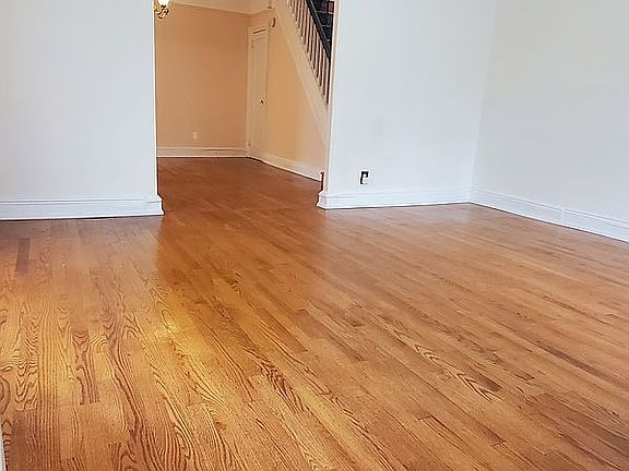 2nd image of 3124 Avenue