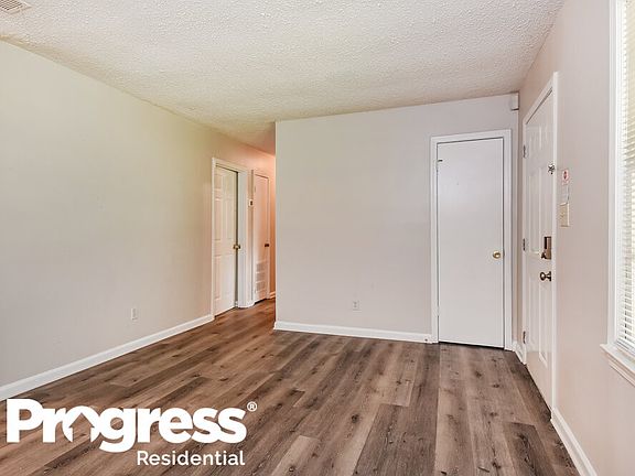 4th image of 3680 Wood St