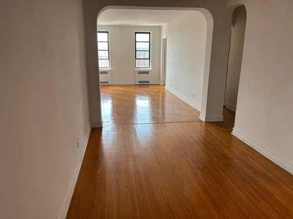 4205 48th Ave APT 6B, Flushing, NY 11377