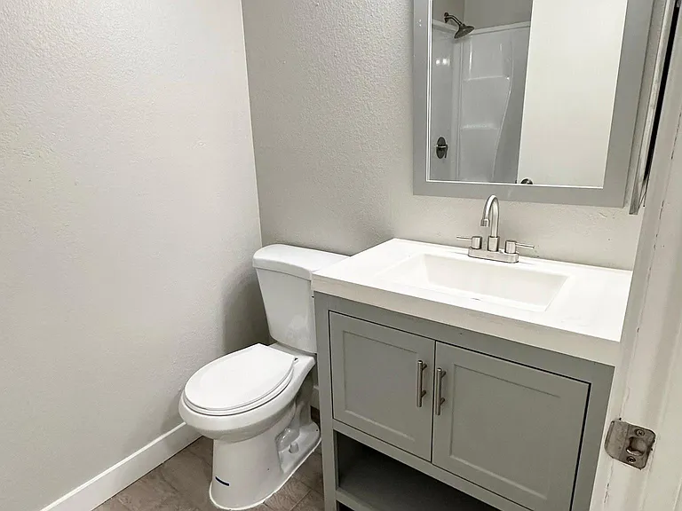 311 W Blackhawk Dr #6 — Photo 7