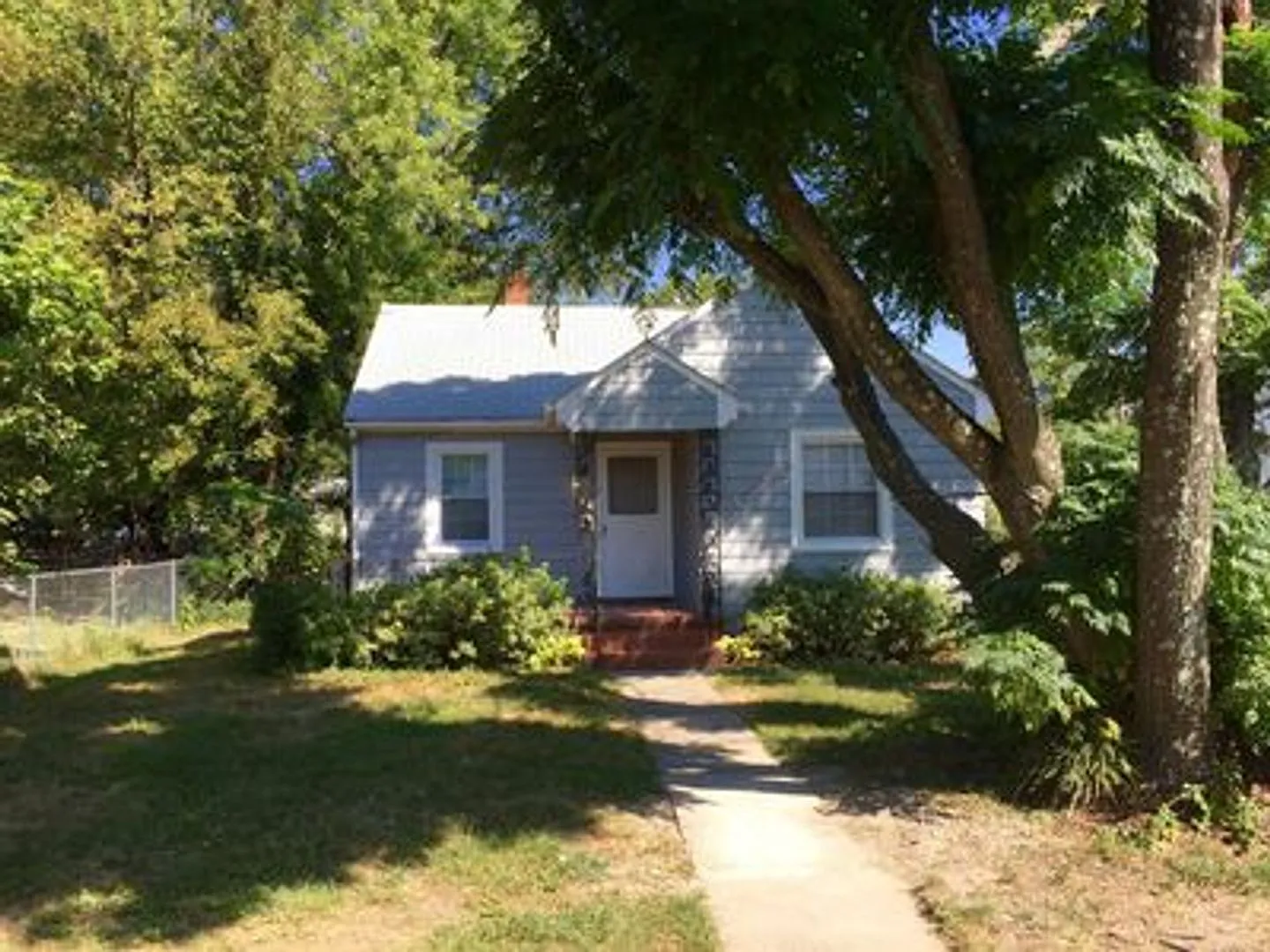 2 bed 1 bath house in Richmond — Photo 2