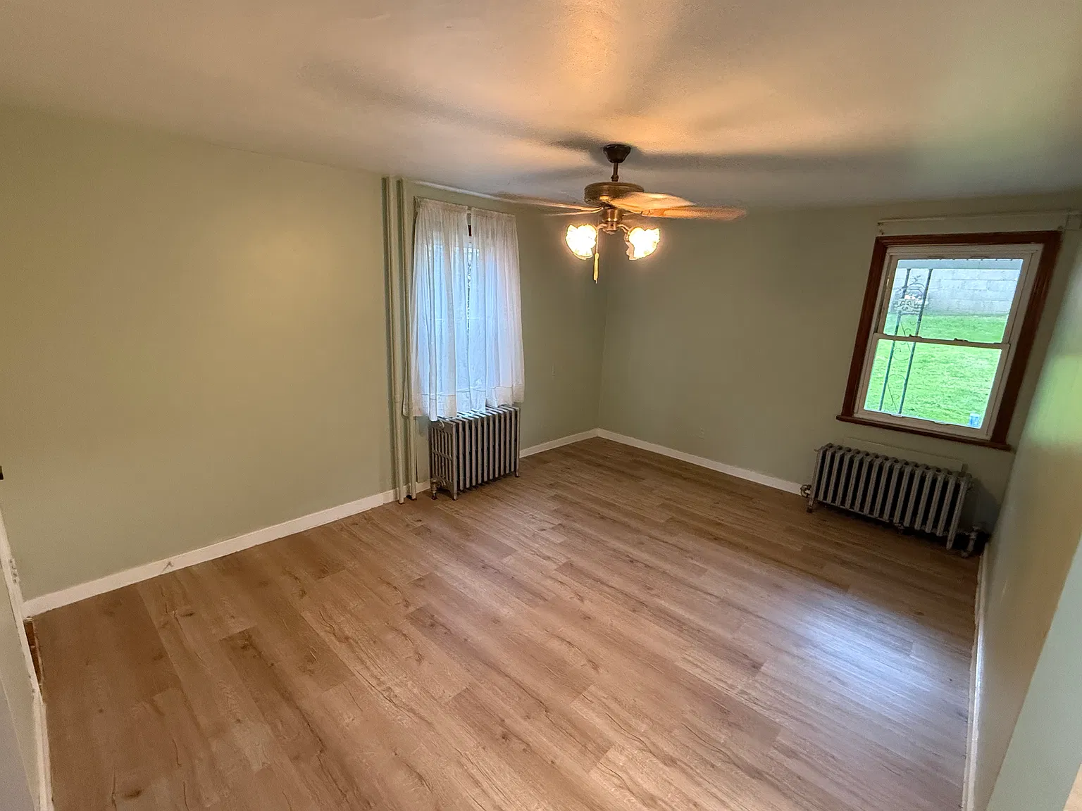 2 bed, 1050 sqft, $1,000 — Photo 3