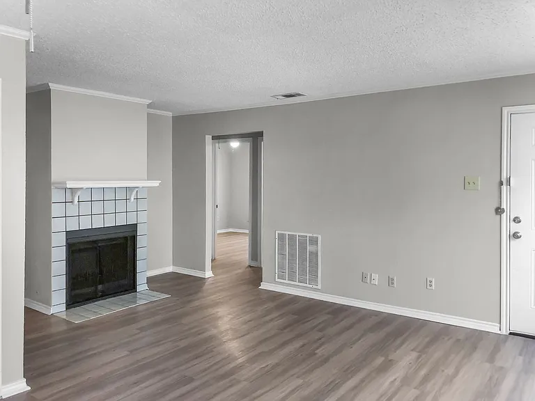 1112 Valley View St — Photo 35