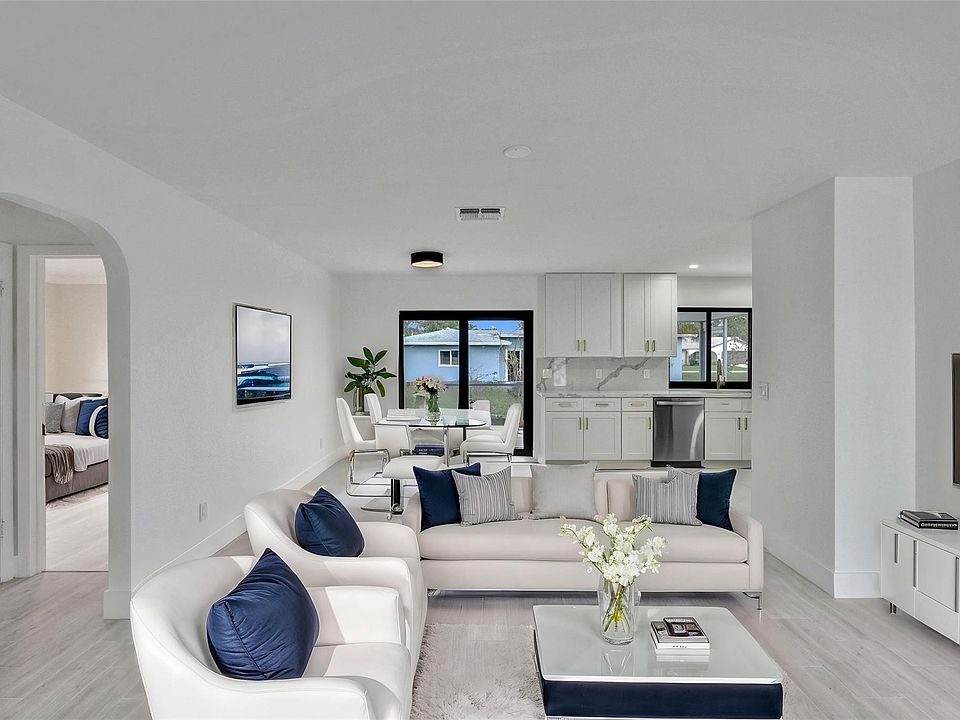 1st image of 14 W Coconut Drive