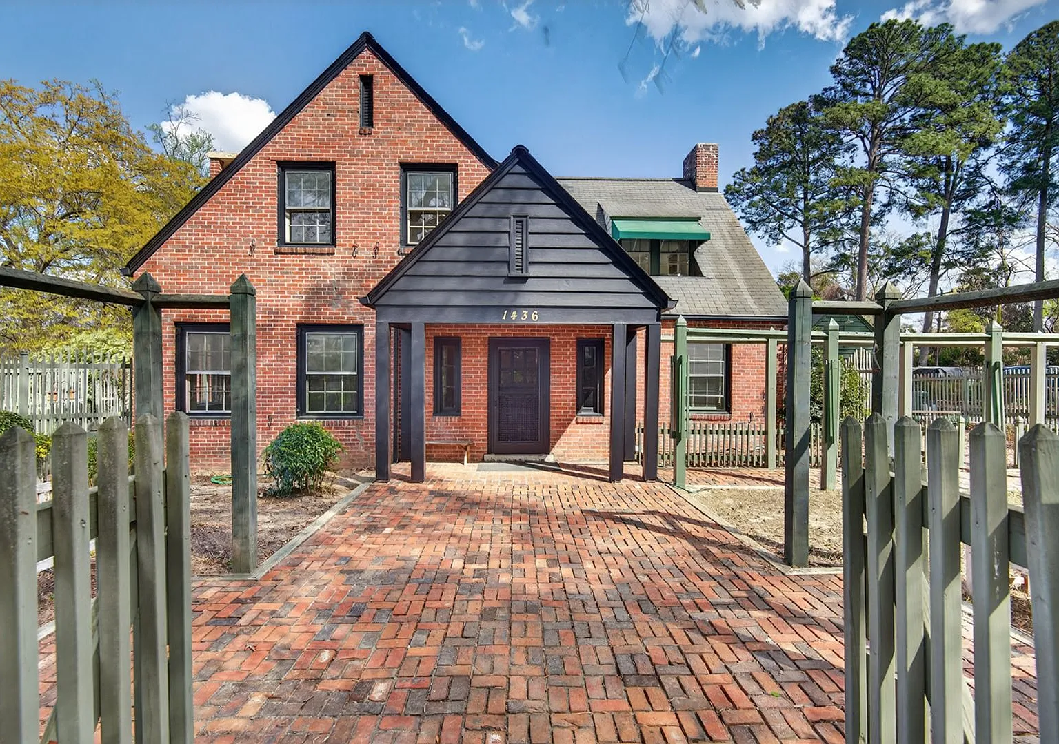 Luxurious Four Bedroom Home! — Photo 3