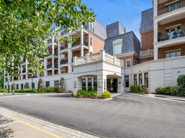 3000 Royal Court #3107, North Hills, NY 11040