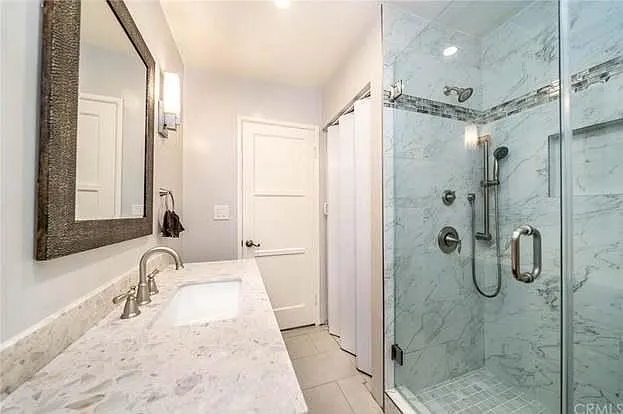 3847 S Redondo Blvd — Photo 18