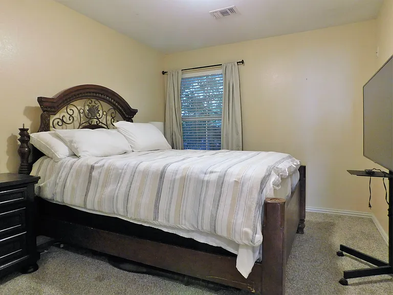 1119 Postwood Dr — Photo 32