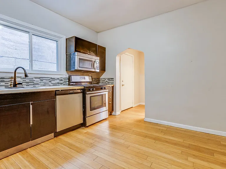 12 E Sycamore St — Photo 11