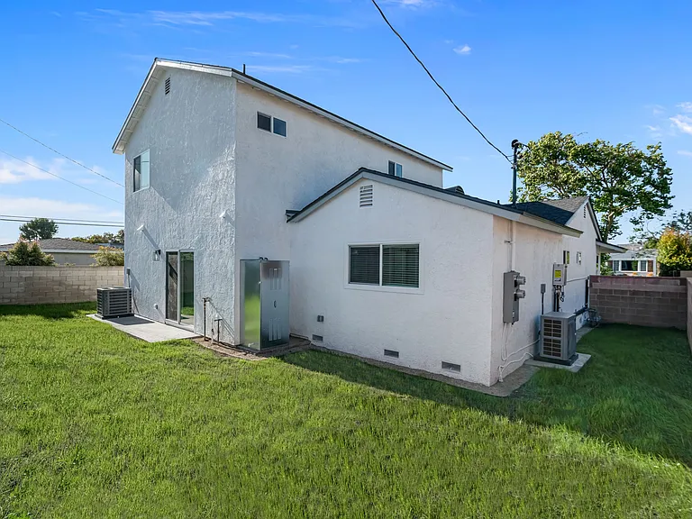 15208 Fernview St #15210 — Photo 23