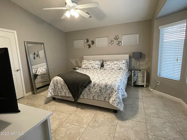 22185 E Calle De Flores — Photo 4