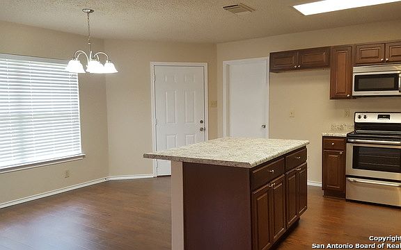 4th image of 8795 Park Olympia