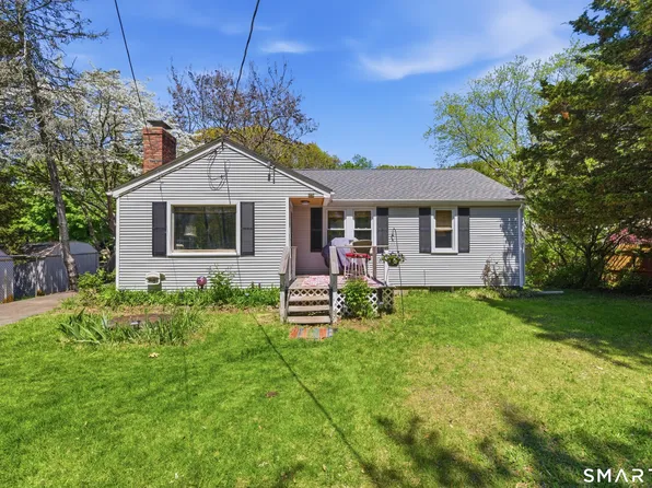 1098 Long Cove Road, Ledyard, CT 06335
