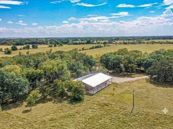 637 Lyman T Davis St, Corsicana, TX 75110