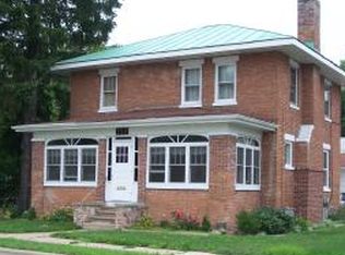 212 W Session St, Waupaca, WI 54981