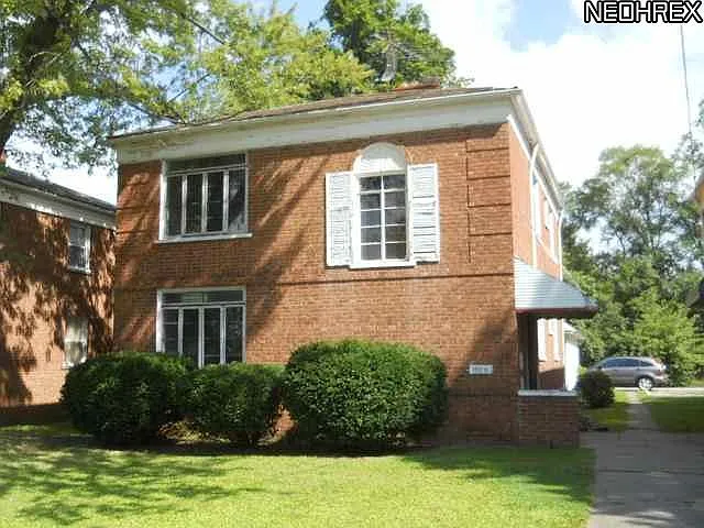 17721 Harvard Ave photo 1