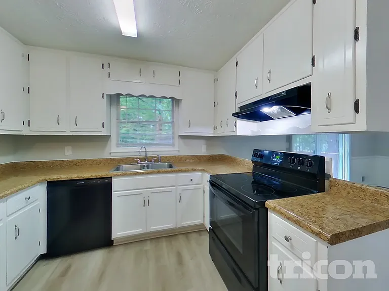 887 Sheppard Way — Photo 7