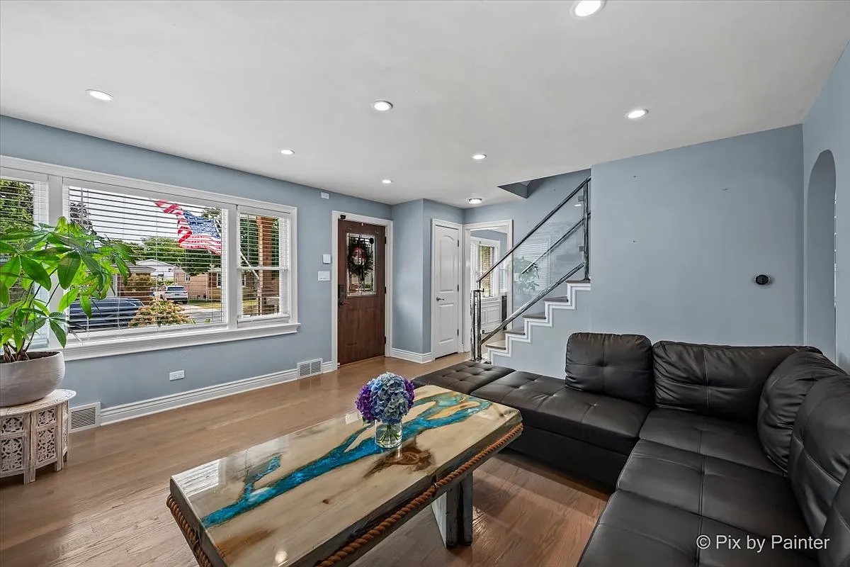 3 bed, 1500 sqft, $3,600 — Photo 3