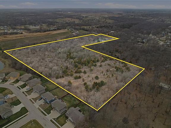 3rd image of 11151 Leavenworth Rd