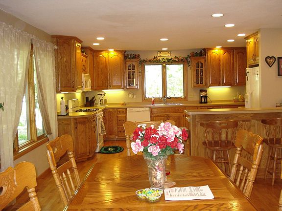 kitchen/dining