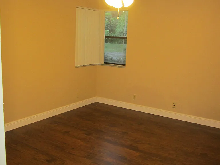5721 Riverside Dr #102 — Photo 15