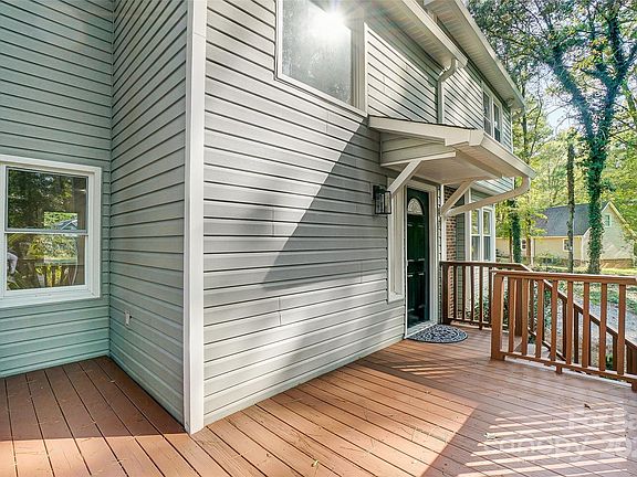 4th image of 4850 Country Oaks Dr