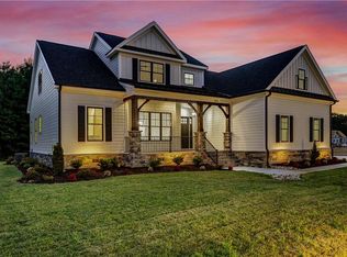 132 Breezy Point Dr, Yorktown, VA