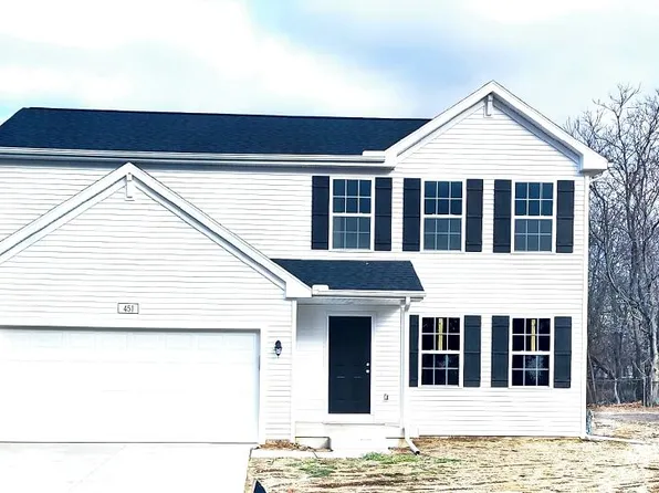 451 Willow Creek Dr, Benton Harbor, MI 49022