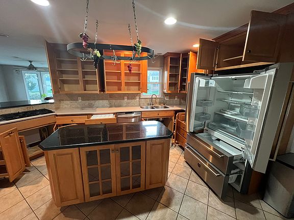 5th image of 5 Gelley Ct