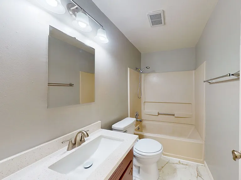 312 Rodeo Ave — Photo 14