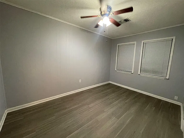2617 Oleander Dr — Photo 6