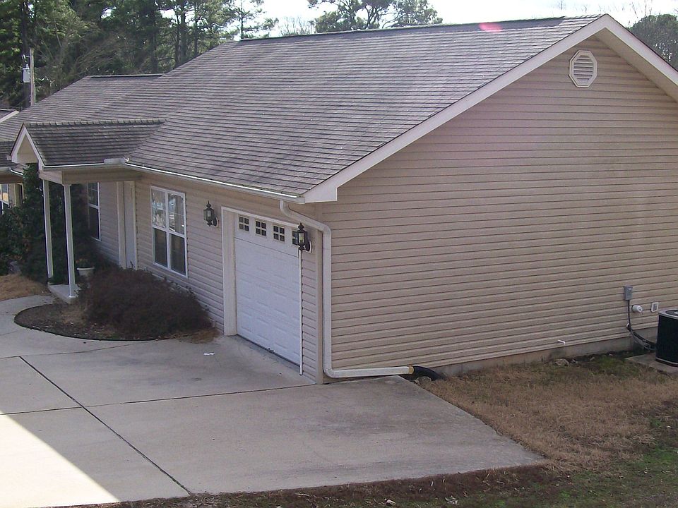 2nd image of 2027 Lakeshore Dr #A