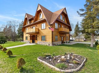 79 Pershing St, South Haven, MI 49090