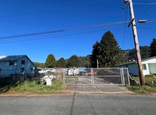 445 Terwer Riffle Rd, Klamath, CA 95548