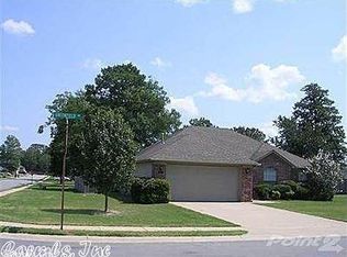 3214 Greenfield Dr, Bryant, AR 72022