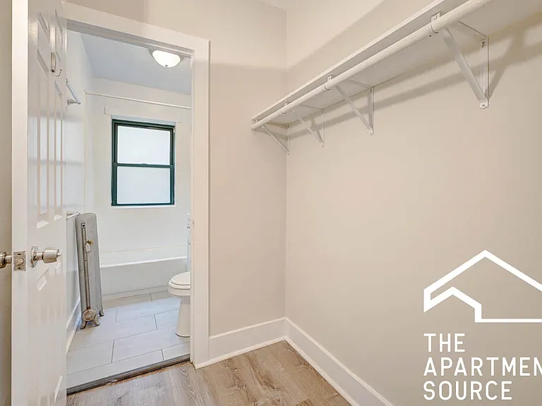 2340 N Spaulding Ave #1B — Photo 9