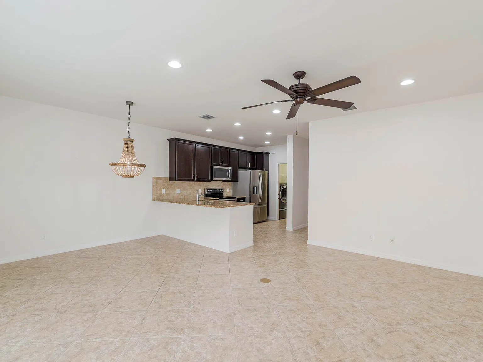 3 bed, 2.5 bath, 1890 sqft, $4,250 — Photo 3