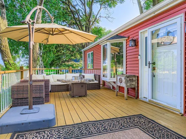 1387 Hadley Ave N, Oakdale, MN 55128